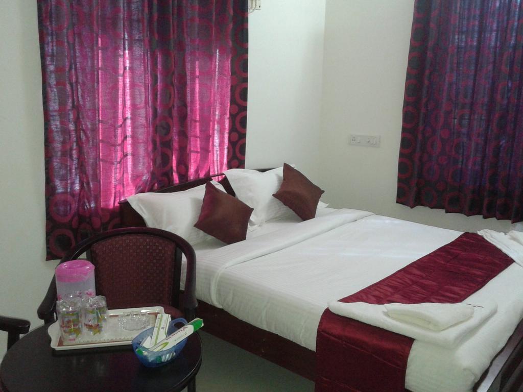 Hotel Yes Way Inn Mahabalipuram Quarto foto